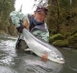 Read more about the article Ladies fly fishing and tying class